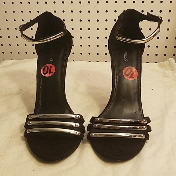 Express Black And Siver Strappy Heels. - Picture 7 of 8
